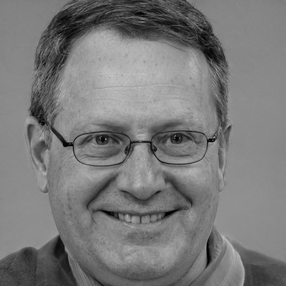 Portrait de Marc Dubois, expert en perspective architecturale